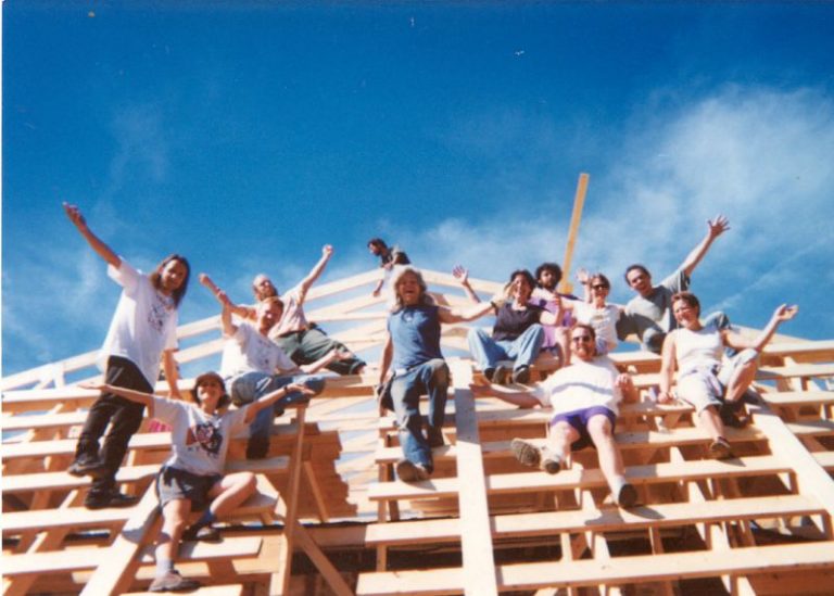 Communal Living And Radical Sharing – Is This Lifestyle For You?